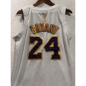 Kobe Bryant 2010 Back to Back Lakers NBA The Finals Jersey Small Adult White